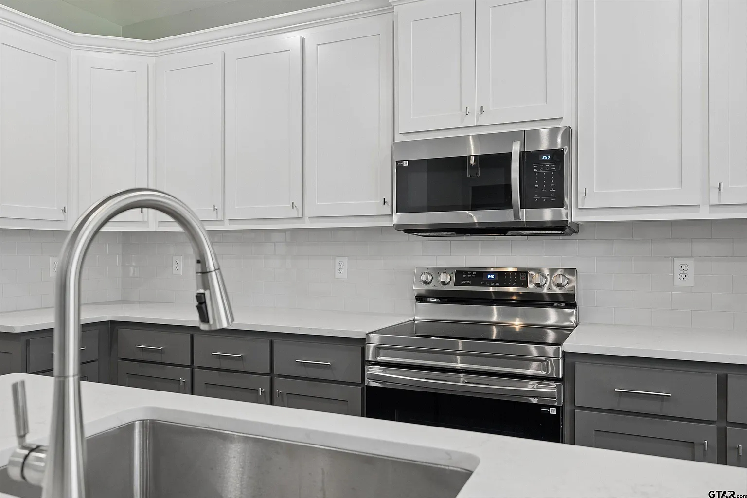 Custom Kitchen & Island